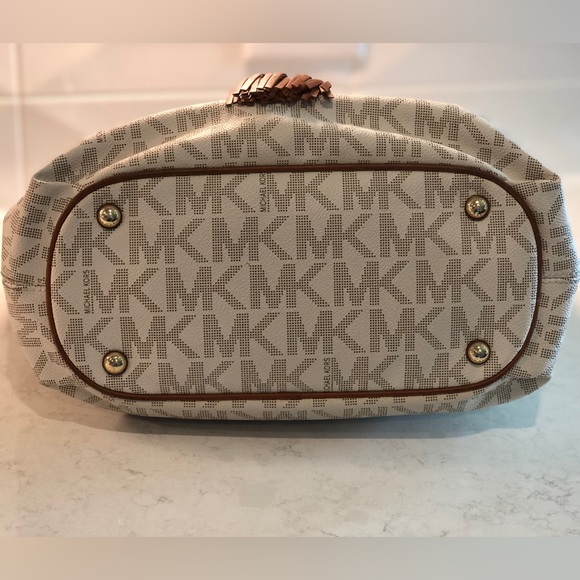 MICHAEL KORS Camden Signature Canvas & Leather Gathered Slouch Handbag - Picture 3 of 16